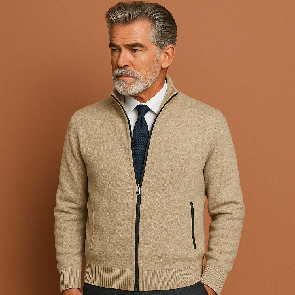Men’s zipped jacket in beige with high collar and front pockets, stylish and comfortable for spring and fall outfits.