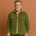 Men’s corduroy shirt in green with fleece lining, relaxed fit and vintage design for warm and stylish winter outfits.