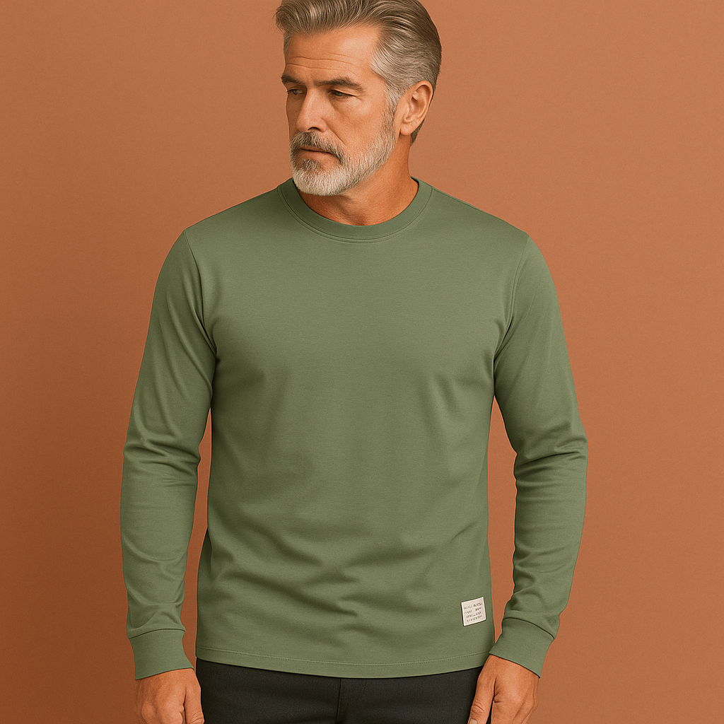 Men’s crew neck sweater in green with long sleeves, soft and comfortable for casual and stylish outfits.