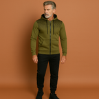 Men’s sporty slim fit tracksuit in green, flexible and breathable for workouts and casual wear.