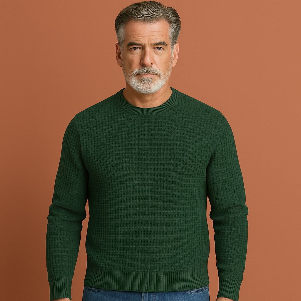 Men’s sweater in green with a timeless design, soft and breathable for casual and stylish outfits.